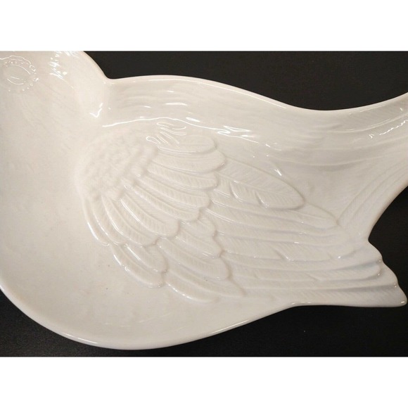 Andrea By Sadek White Bird Dish Eye and Feathers Detailed on Dish Dove Sparrow - Picture 5 of 6